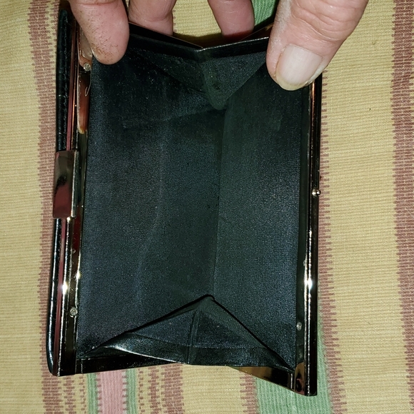 ANN TAYLOR Black Faux Snakeskin Embossed Wallet - Picture 3 of 9